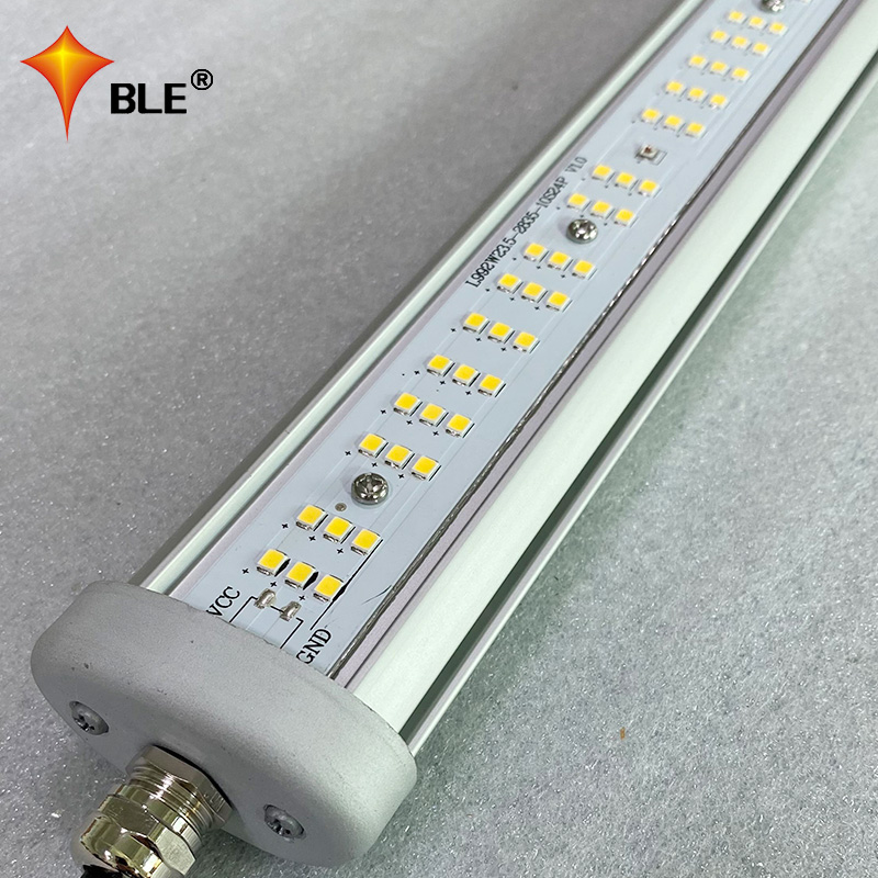 Lumière de croissance à LED linéaire de faible puissance 100w pour plantes en pot