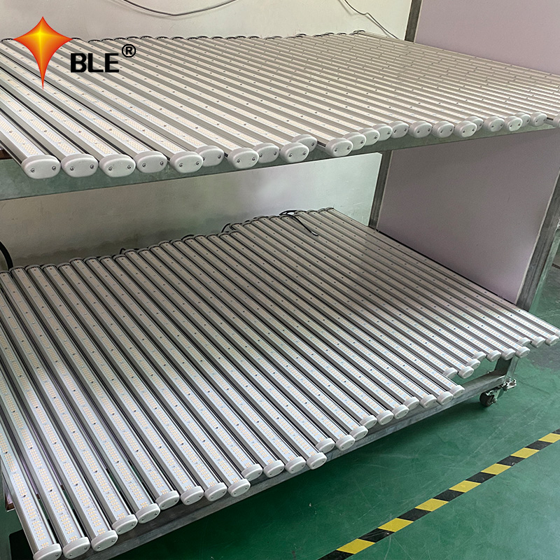Linéaire agricole 100w LED élèvent la lumière pour les plantes en pot